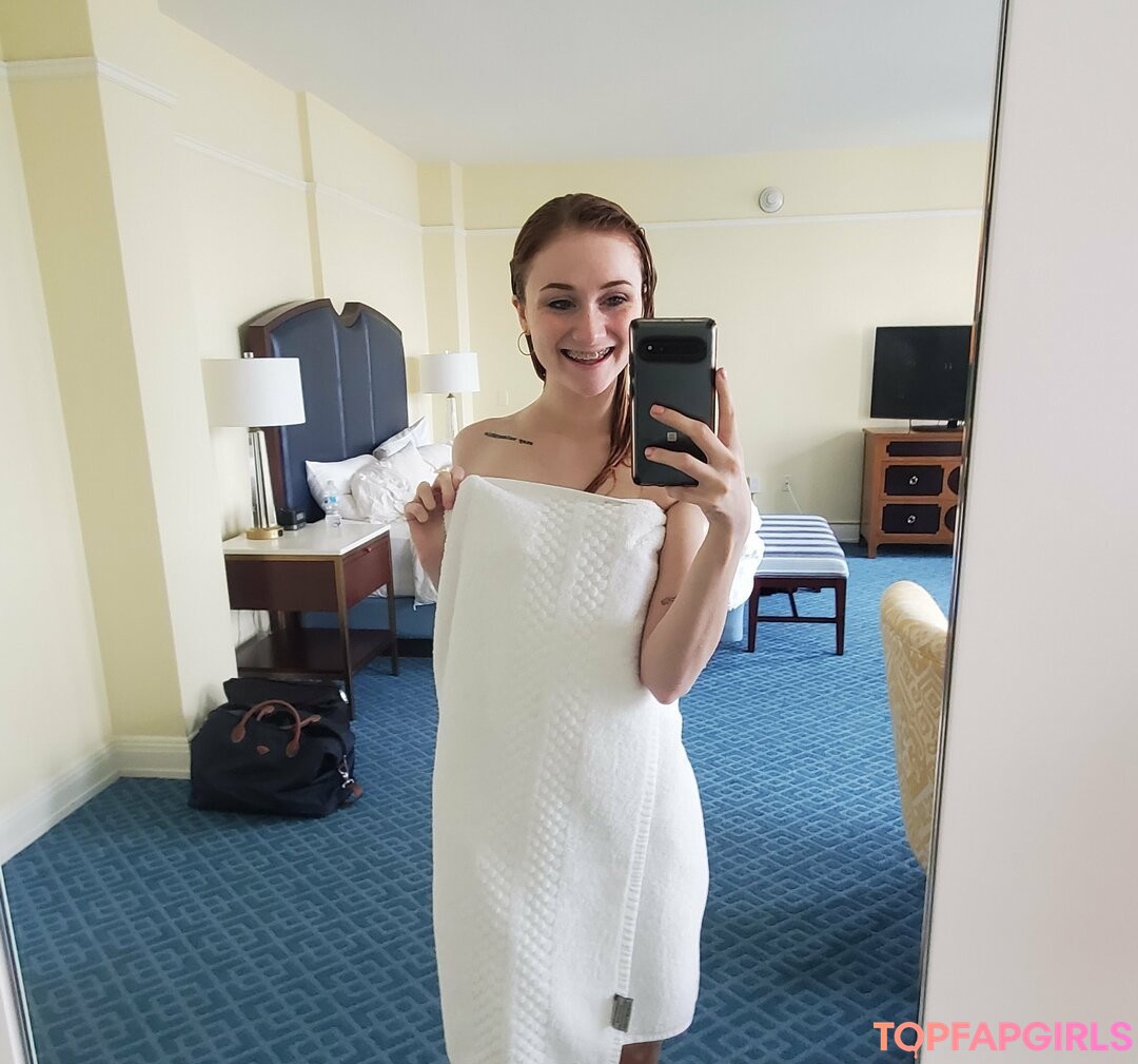 Naakte gelekte OnlyFans-foto van Scarlet Skies #121