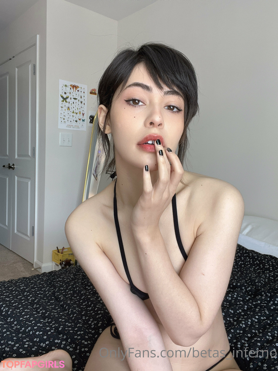 Naakte gelekte OnlyFans-foto van Betas Inferno #234