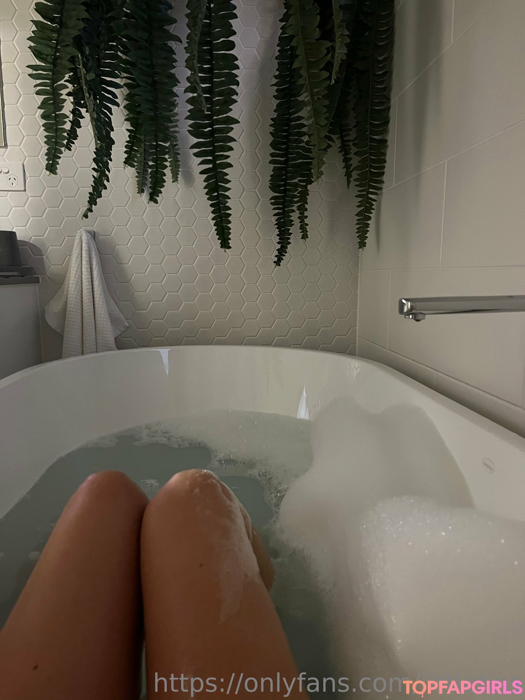 Naakte gelekte OnlyFans-foto van Lily Rose #354