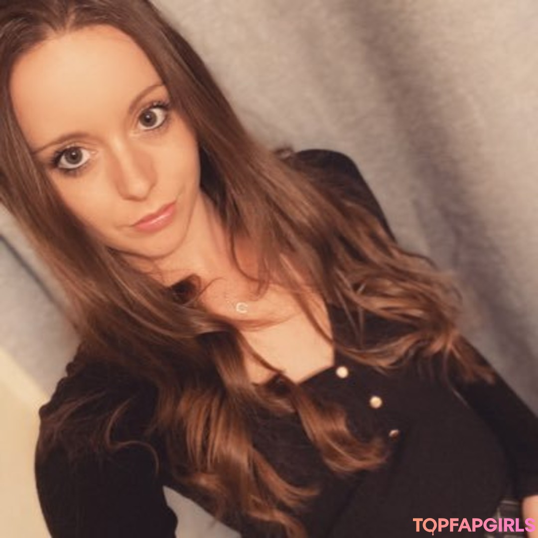 Naakte gelekte OnlyFans-foto van Nadia Foxx #13