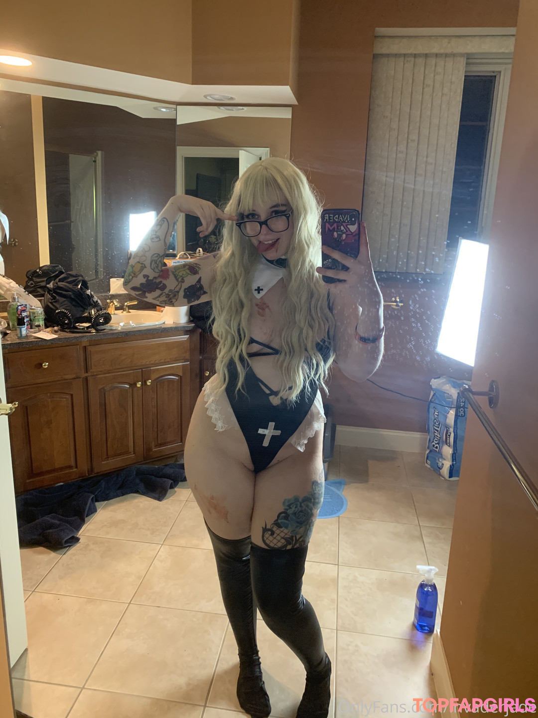 Naakte gelekte OnlyFans-foto van Invader Jade #381