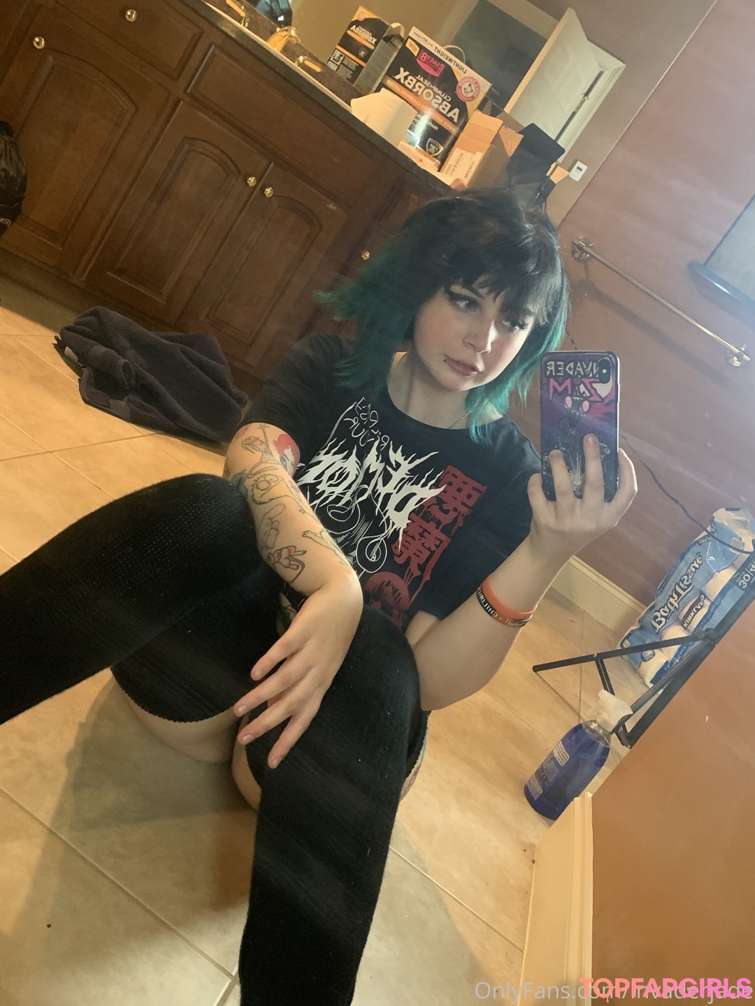 Naakte gelekte OnlyFans-foto van Invader Jade #424