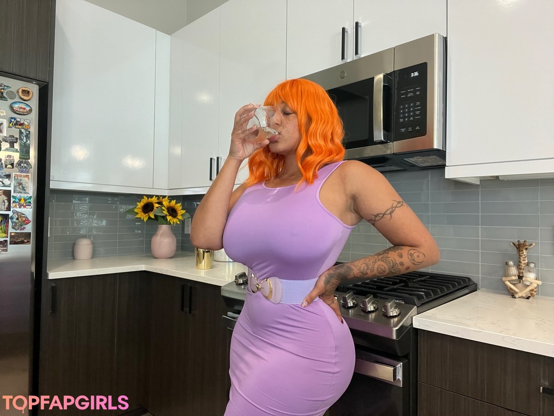 Naakte gelekte OnlyFans-foto van Emily Cheree #235