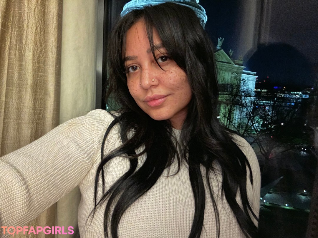 Naakte gelekte OnlyFans-foto van Emily Cheree #242