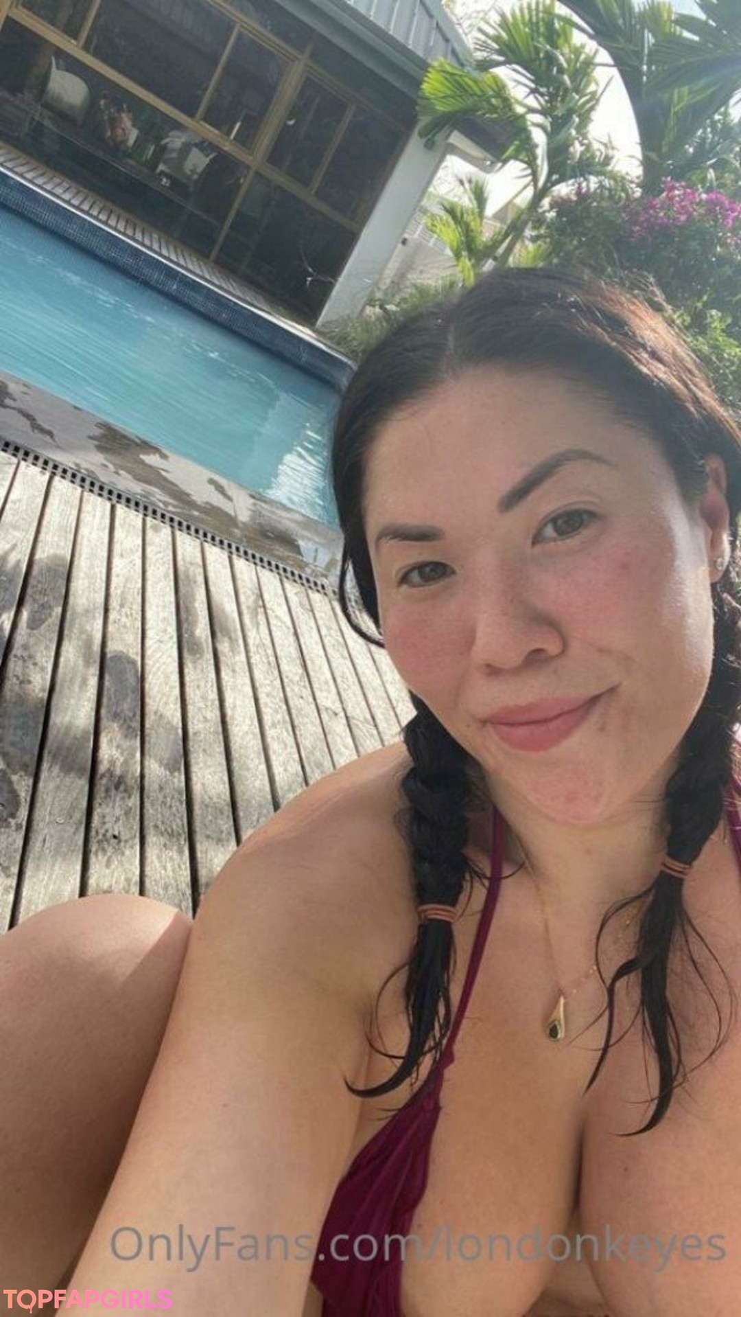 Naakte gelekte OnlyFans-foto van London Keyes #1