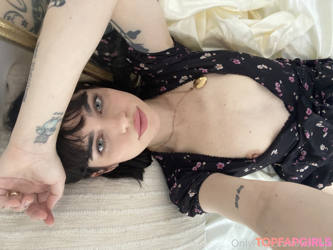 Naakte gelekte OnlyFans-foto van Freja Noir #80