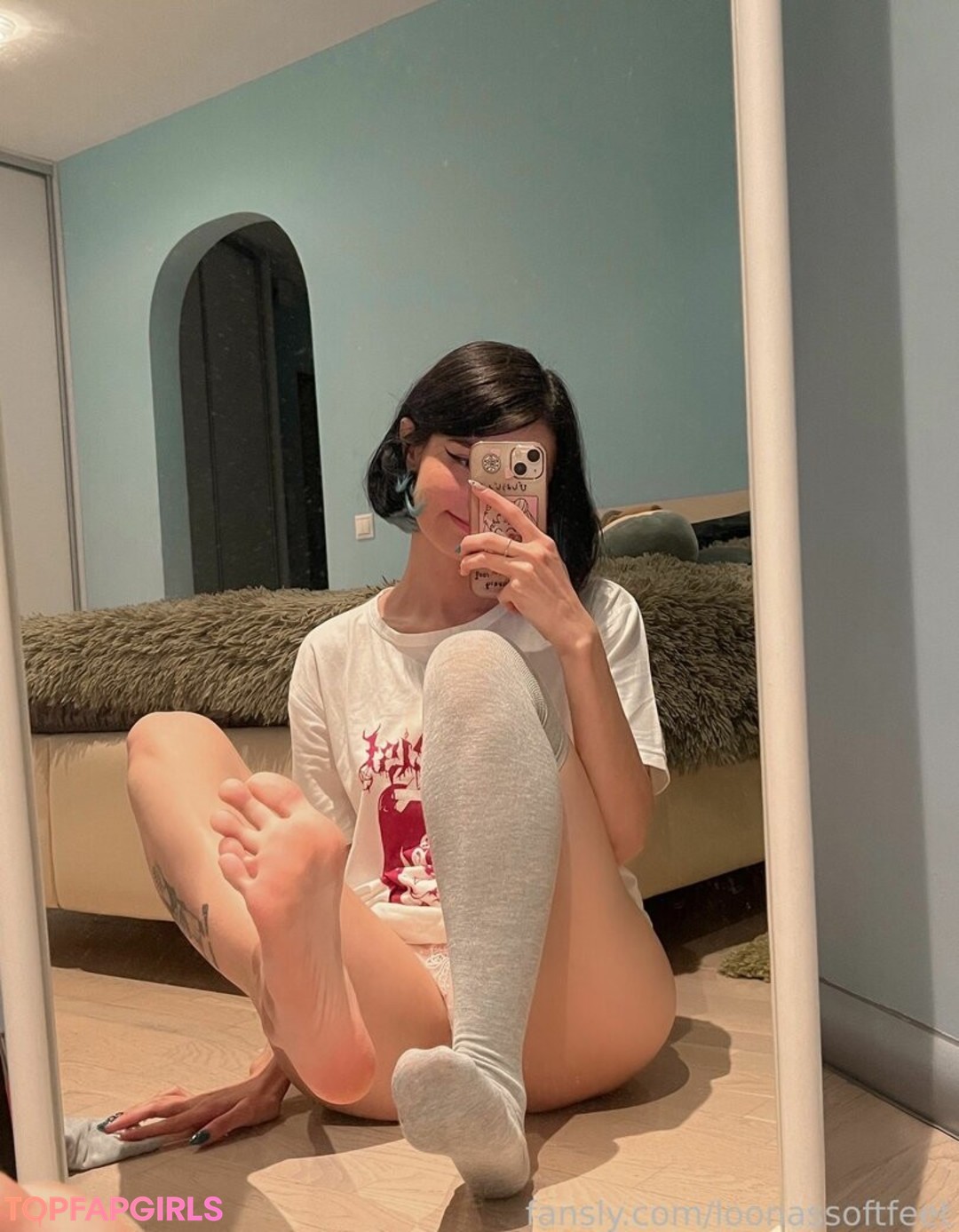 Naakte gelekte OnlyFans-foto van Loona #1109