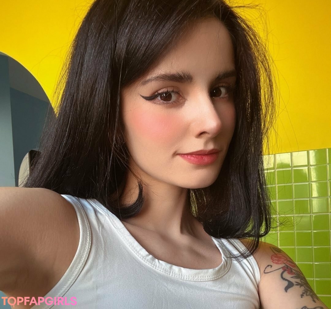 Naakte gelekte OnlyFans-foto van Loona #1129