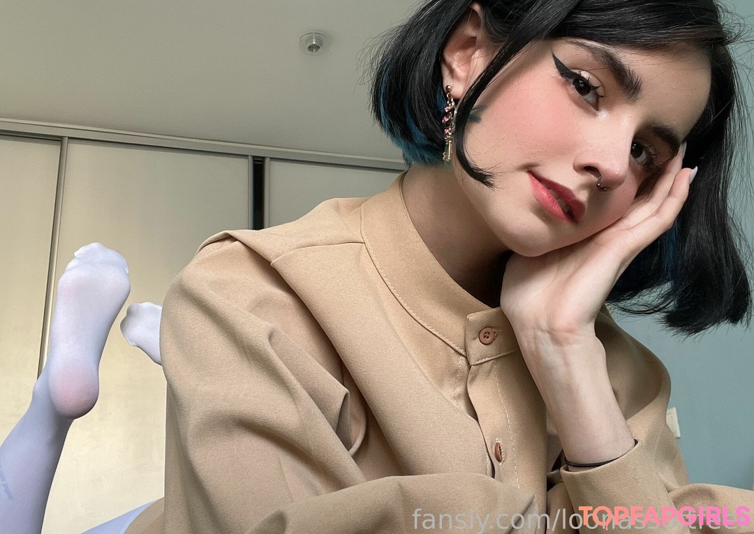 Naakte gelekte OnlyFans-foto van Loona #1187