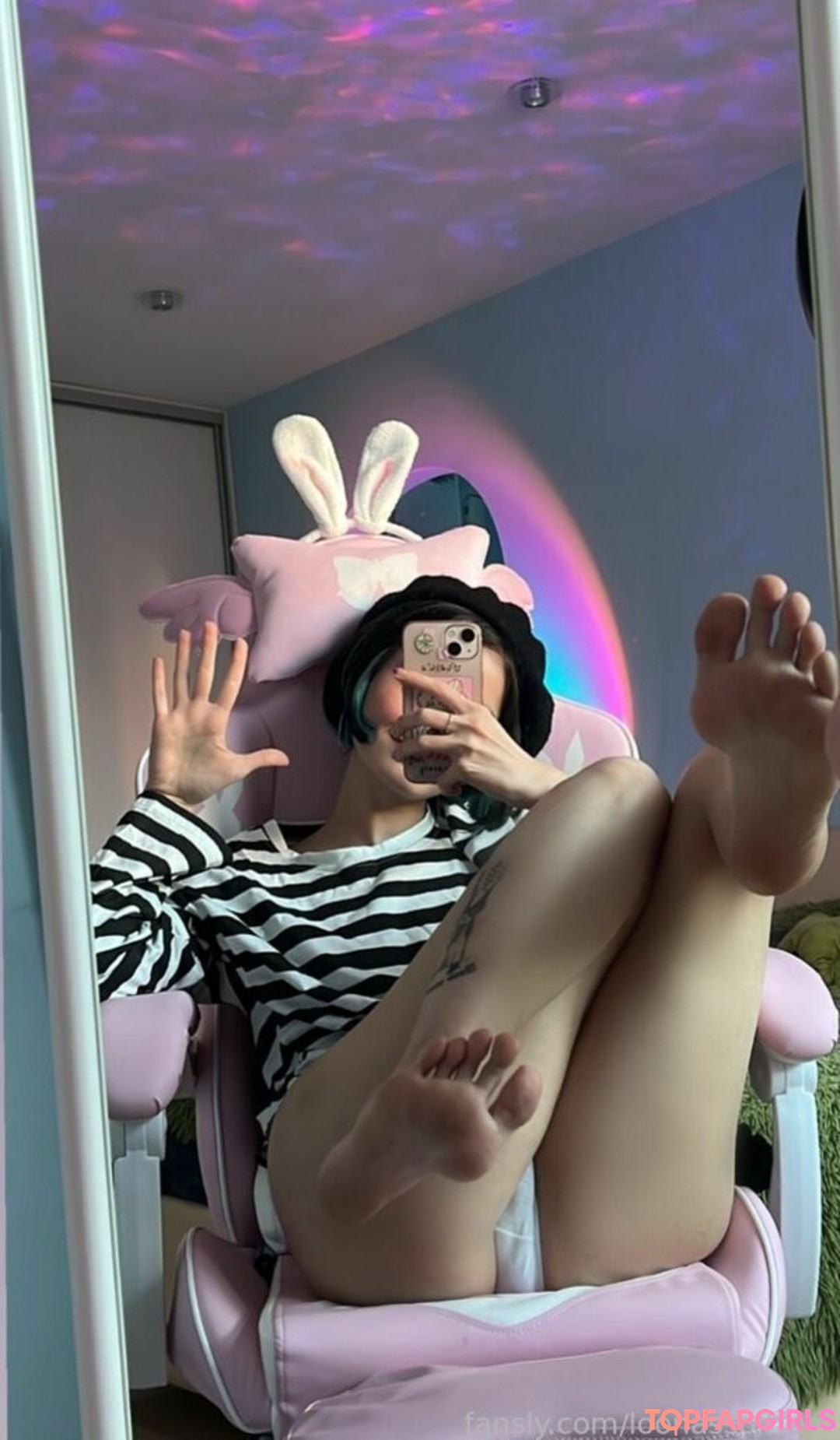 Naakte gelekte OnlyFans-foto van Loona #1246