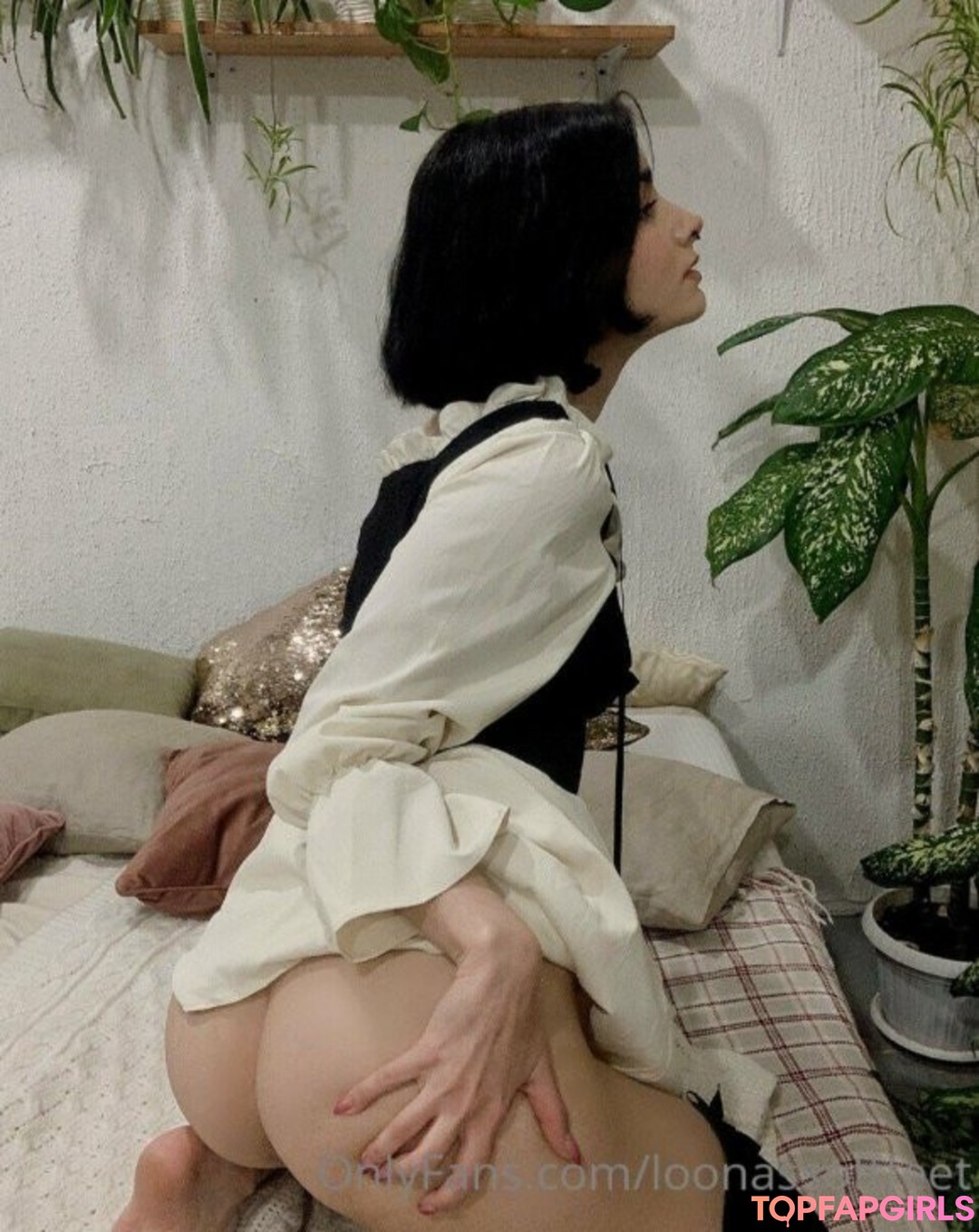 Naakte gelekte OnlyFans-foto van Loona #184