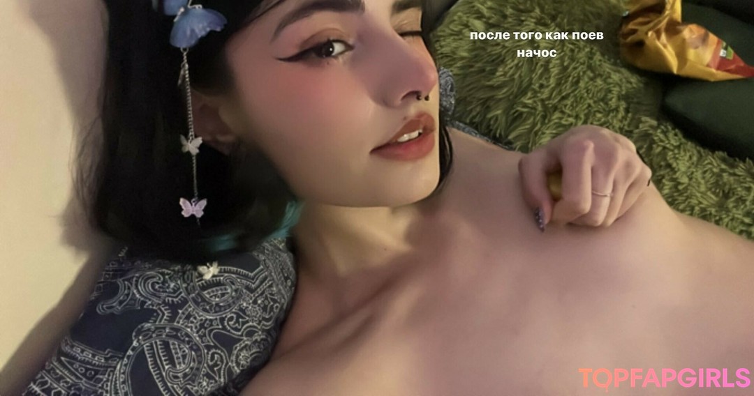 Naakte gelekte OnlyFans-foto van Loona #546