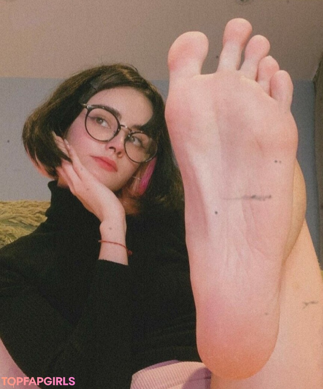 Naakte gelekte OnlyFans-foto van Loona #624