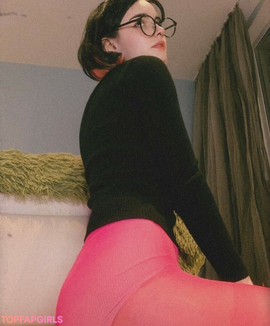 Naakte gelekte OnlyFans-foto van Loona #627