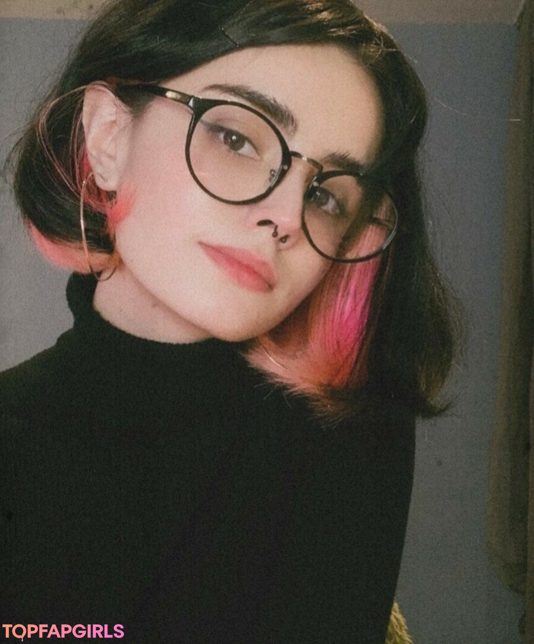 Naakte gelekte OnlyFans-foto van Loona #674