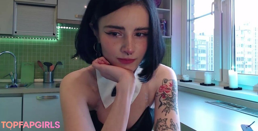 Naakte gelekte OnlyFans-foto van Loona #851