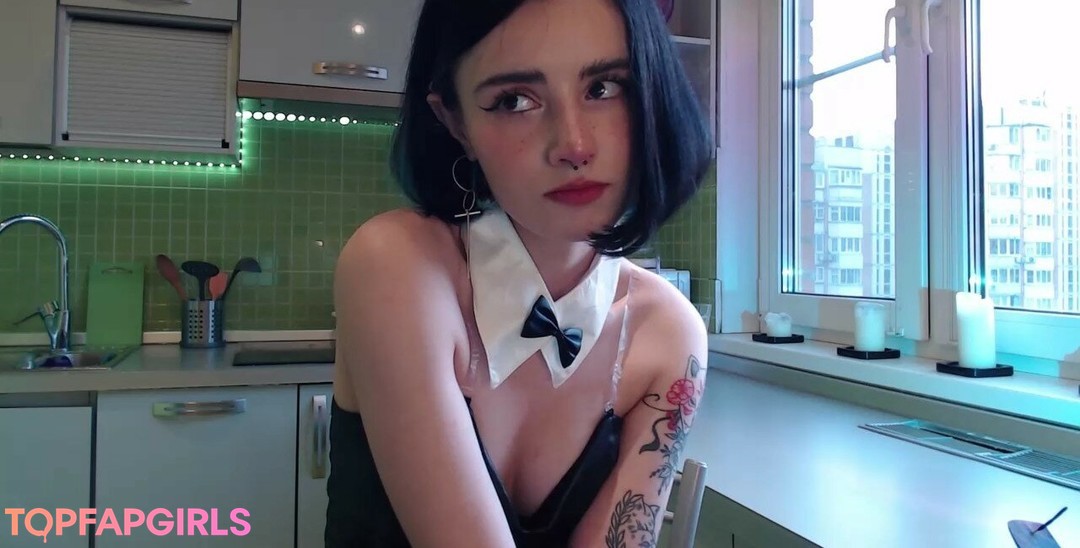 Naakte gelekte OnlyFans-foto van Loona #860