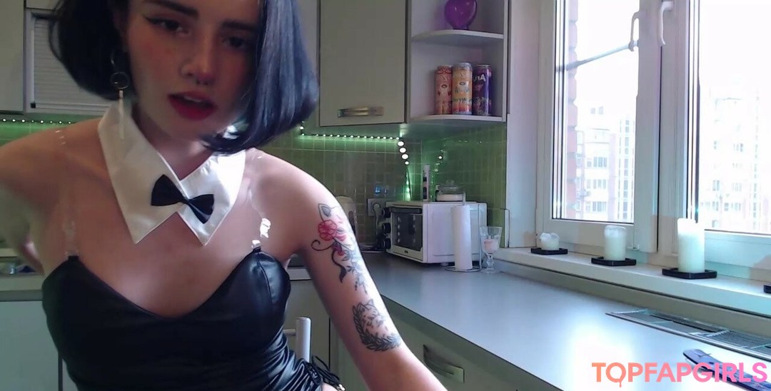 Naakte gelekte OnlyFans-foto van Loona #879