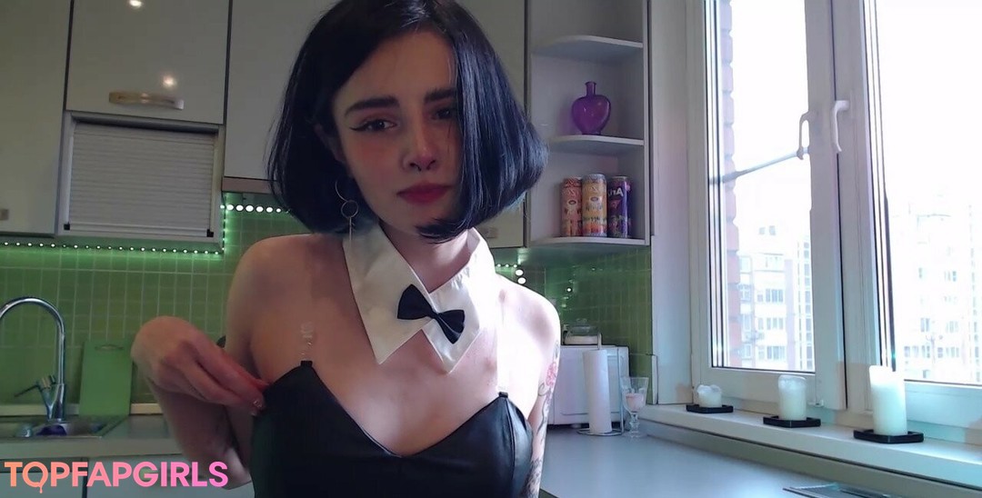 Naakte gelekte OnlyFans-foto van Loona #883