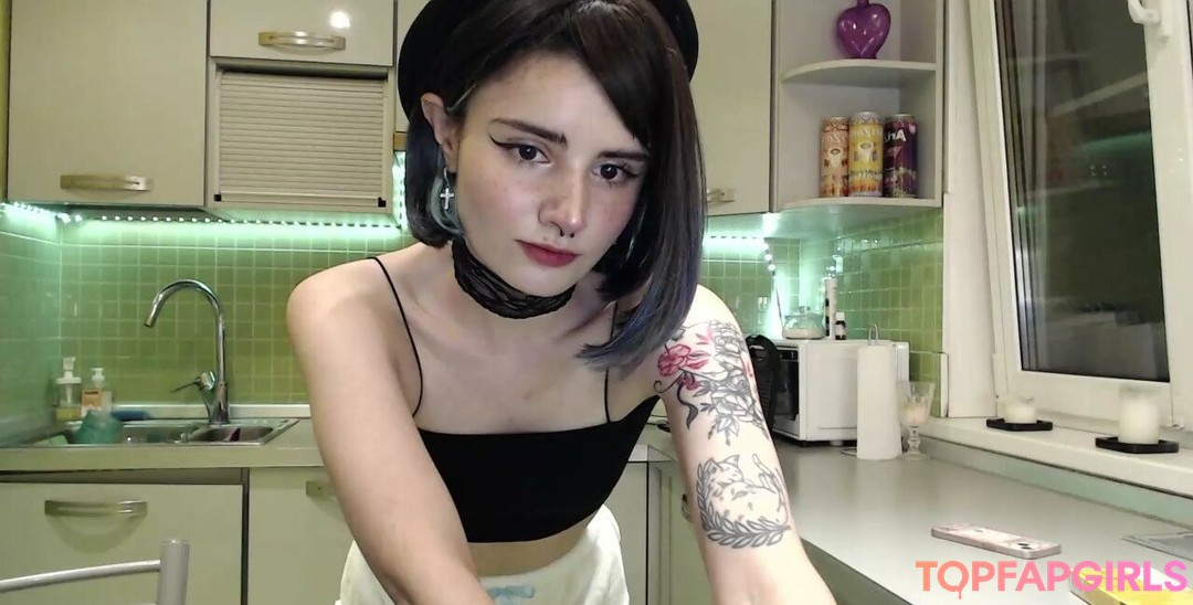 Naakte gelekte OnlyFans-foto van Loona #896