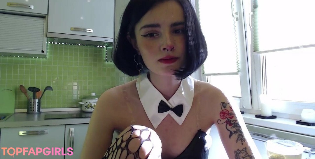 Naakte gelekte OnlyFans-foto van Loona #932