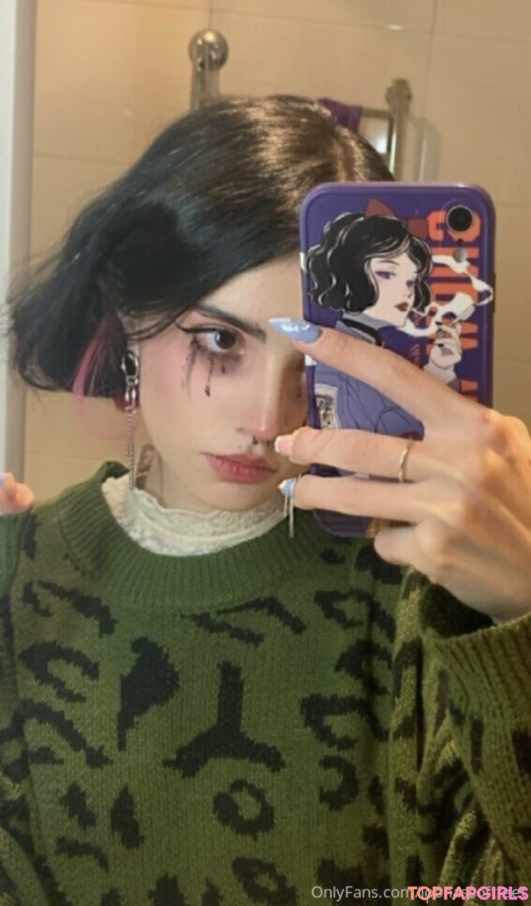 Naakte gelekte OnlyFans-foto van Loona #972