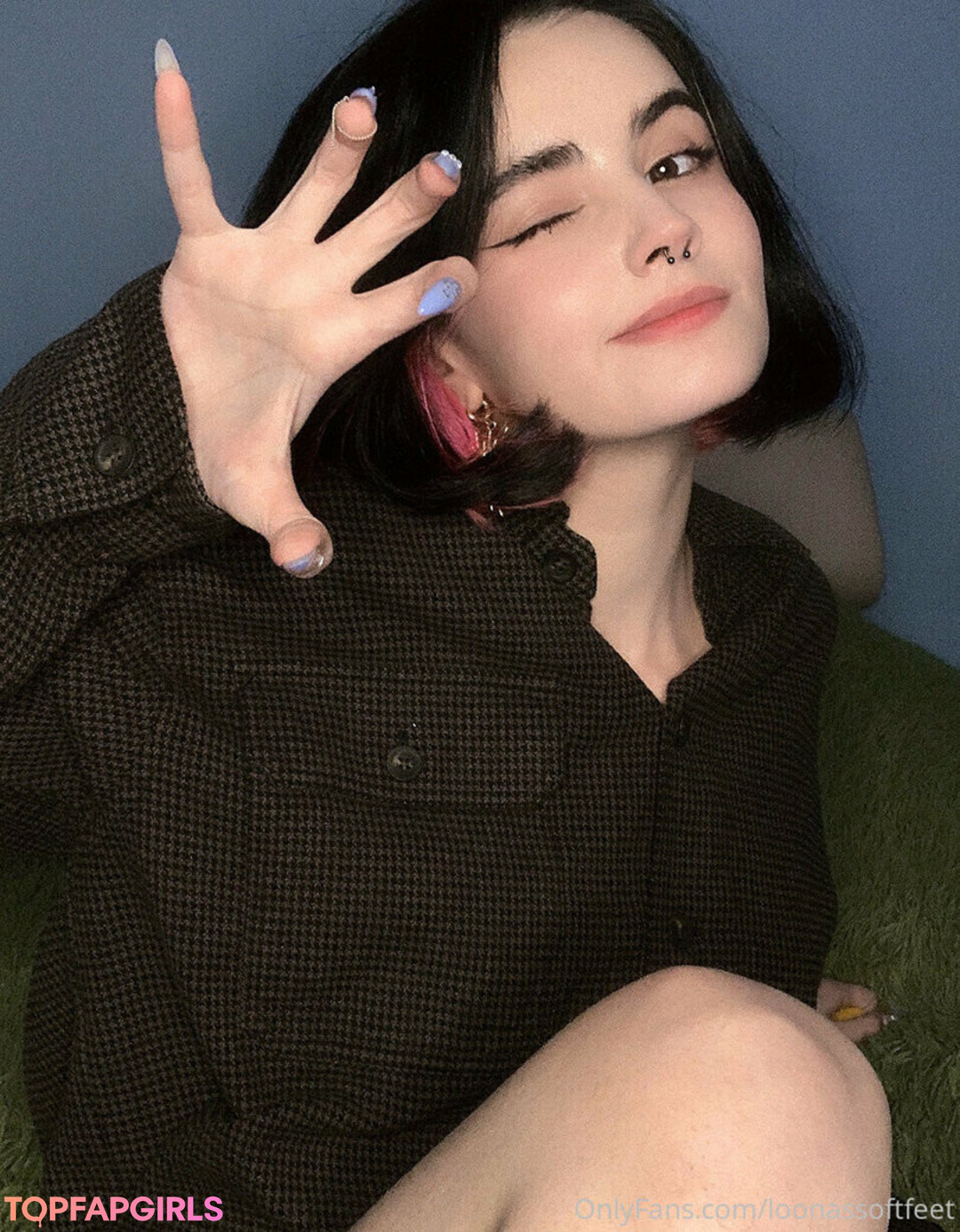 Naakte gelekte OnlyFans-foto van Loona #974