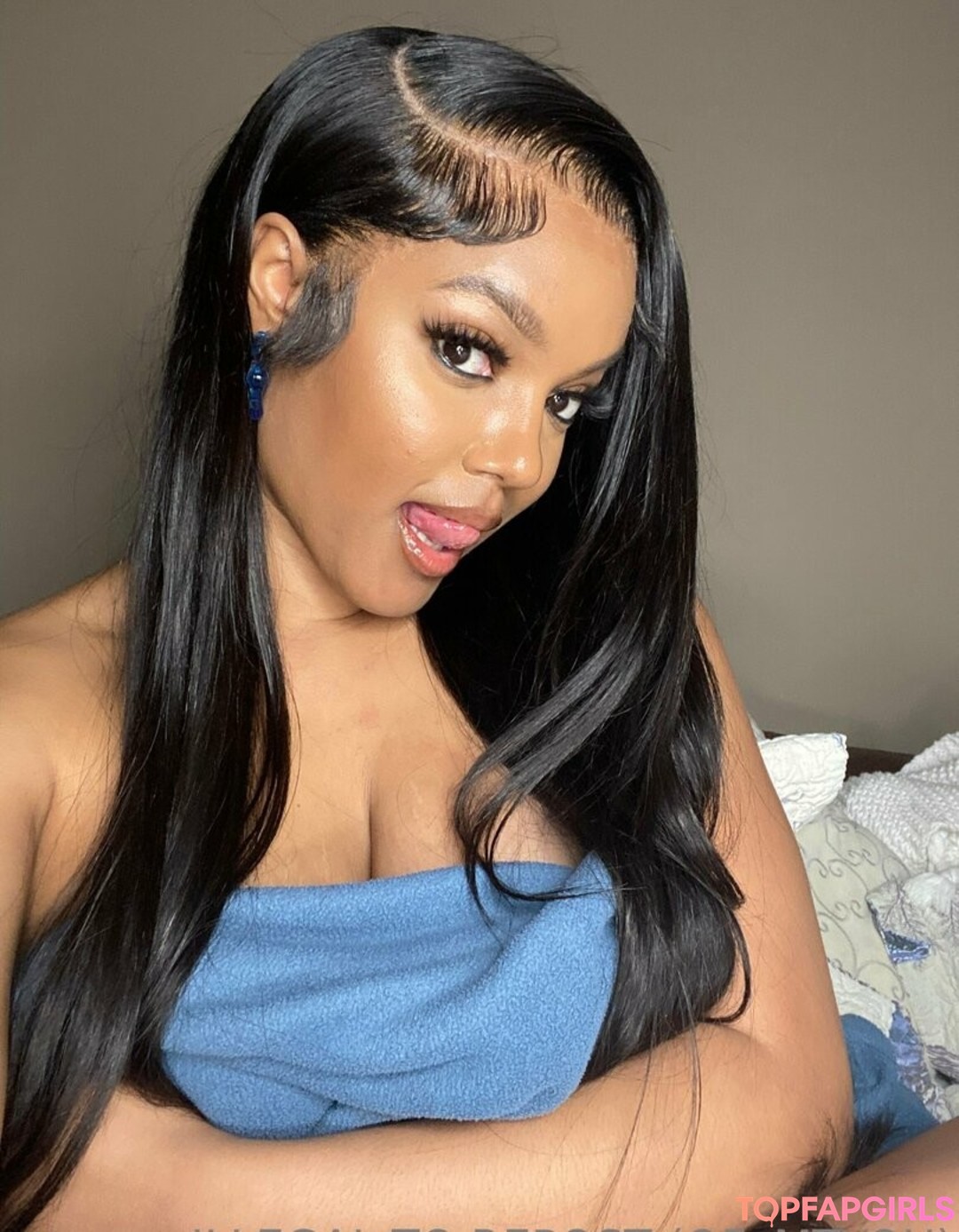 Naakte gelekte OnlyFans-foto van Lola Teases #39