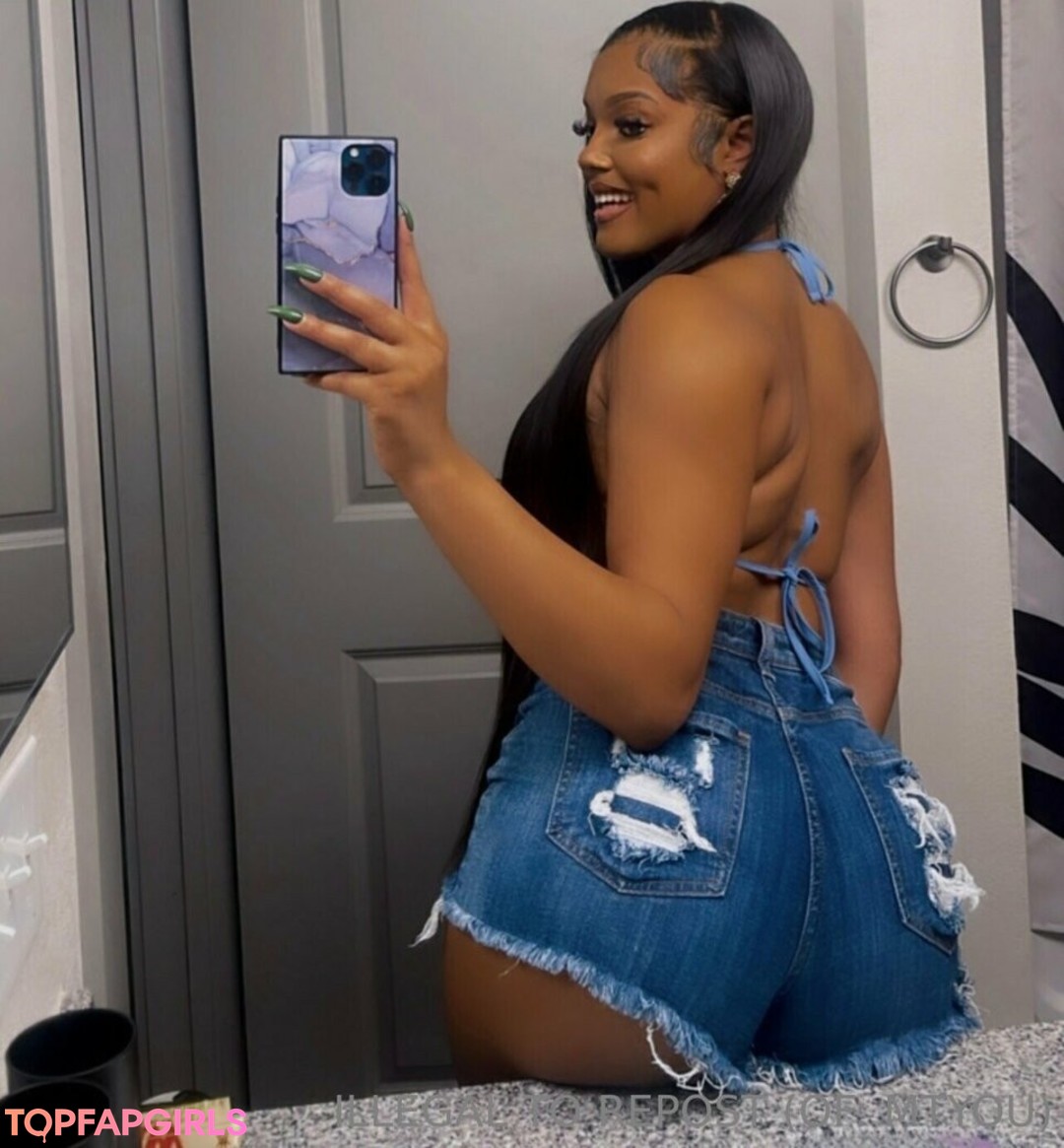 Naakte gelekte OnlyFans-foto van Lola Teases #55