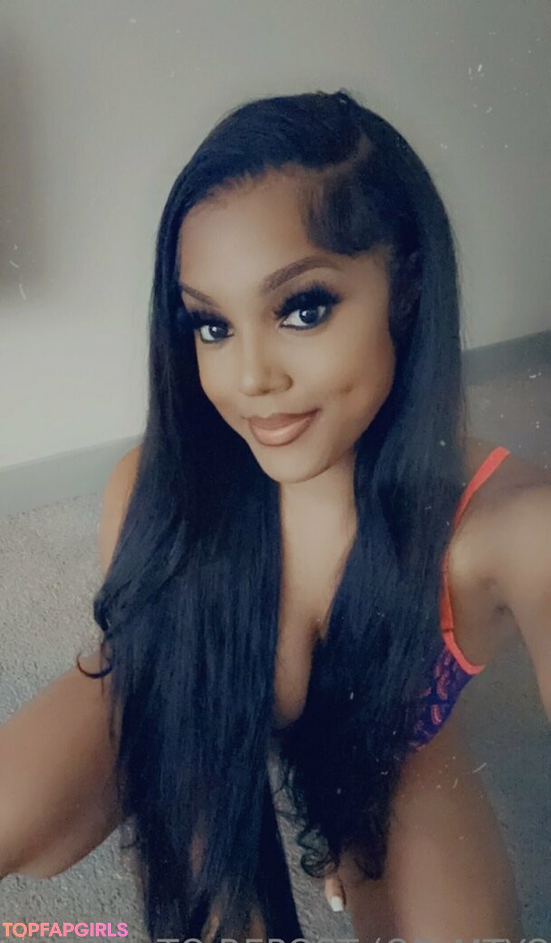 Naakte gelekte OnlyFans-foto van Lola Teases #99