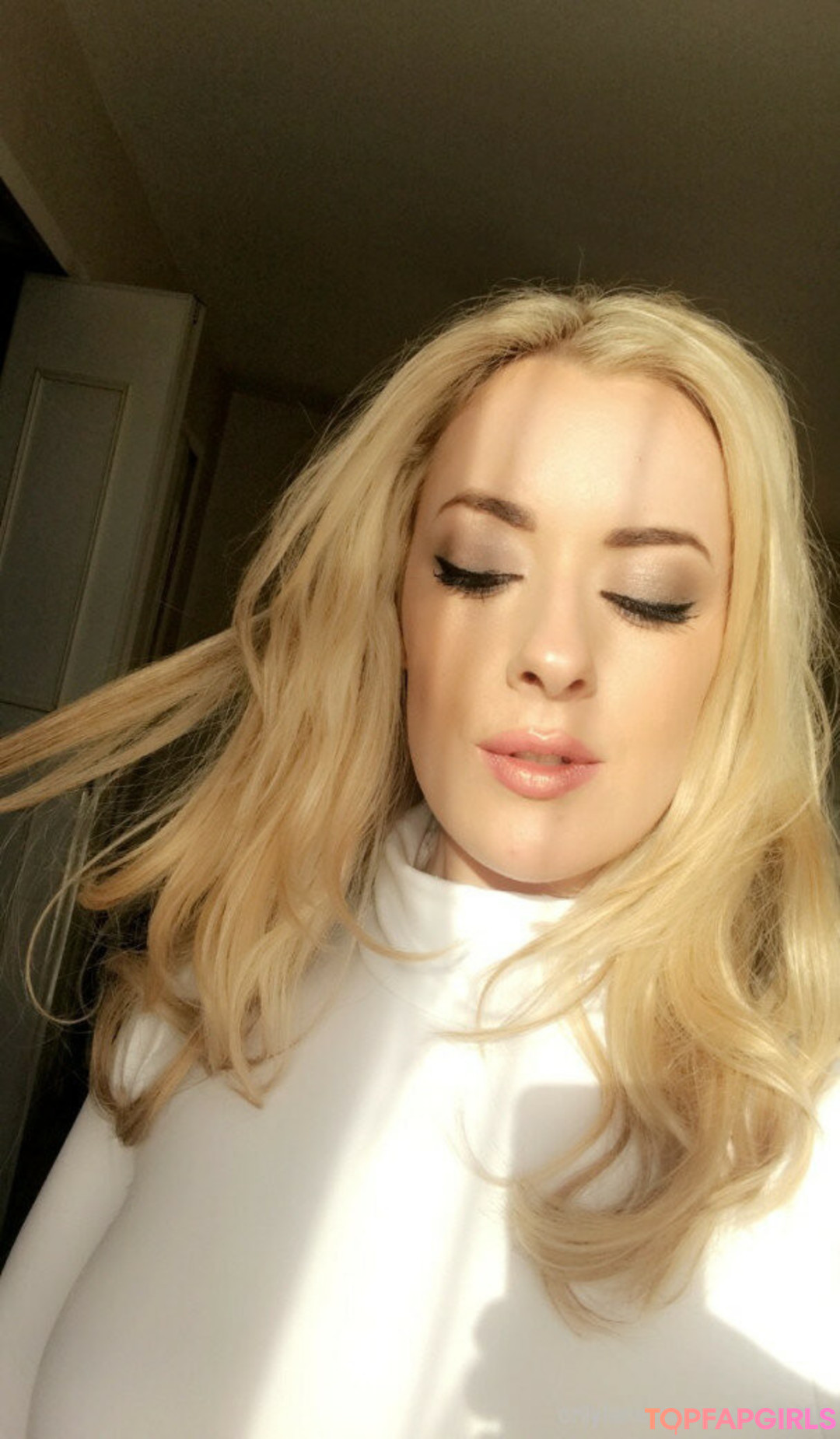 Naakte gelekte OnlyFans-foto van Rosa Brighid #188