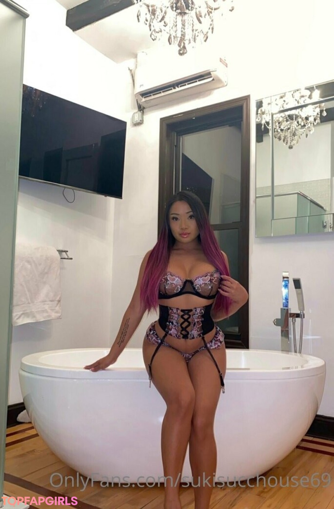 Naakte gelekte OnlyFans-foto van Suki #294