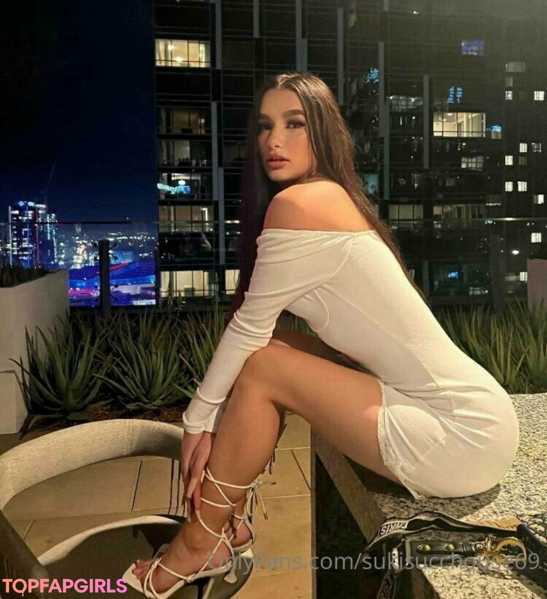 Naakte gelekte OnlyFans-foto van Suki #763