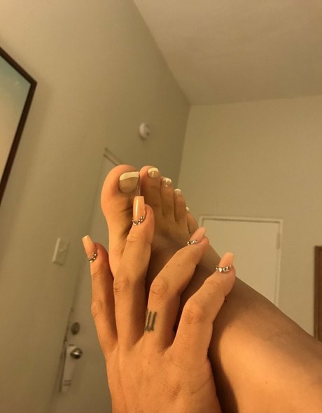 Naakte gelekte OnlyFans-foto van Naomij