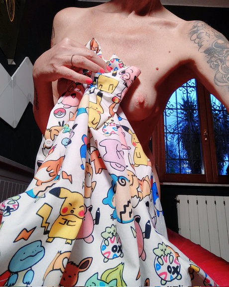 Naakte gelekte OnlyFans-foto van Blue Domino73