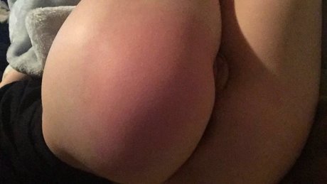 Naakte gelekte OnlyFans-foto van Reddit Reddhead