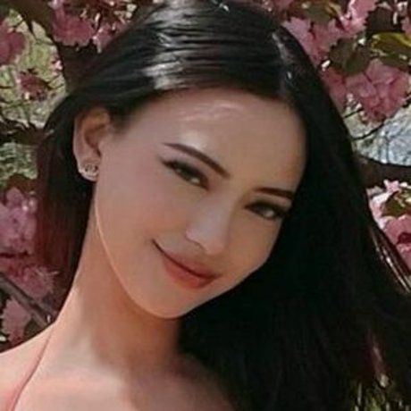 Naakte gelekte OnlyFans-foto van Fairytwins