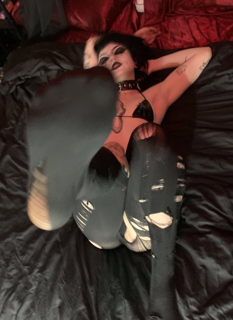 Naakte gelekte OnlyFans-foto van Fvckd011