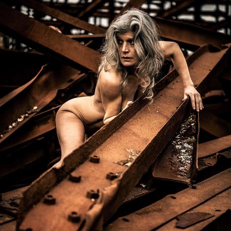 Naakte gelekte OnlyFans-foto van Helen Saunders