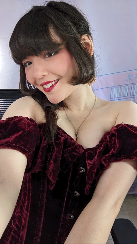 Naakte gelekte OnlyFans-foto van Elle Pastelle