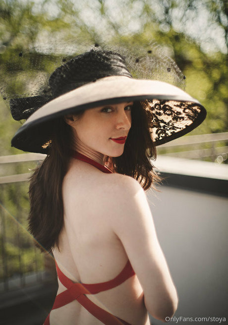 Naakte gelekte OnlyFans-foto van Stoya