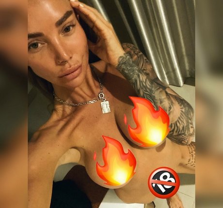 Naakte gelekte OnlyFans-foto van Anna Aksyuk