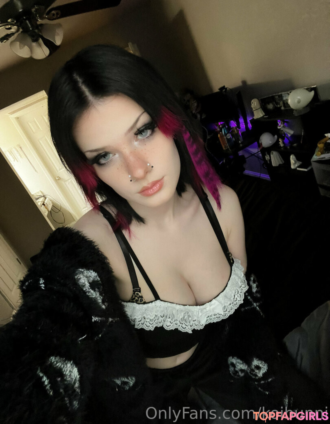 Naakte gelekte OnlyFans-foto van Koibunni #1242