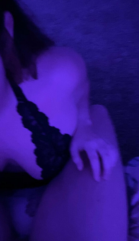 Naakte gelekte OnlyFans-foto van Bri Le Tree
