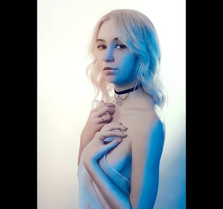Naakte gelekte OnlyFans-foto van Whitefox