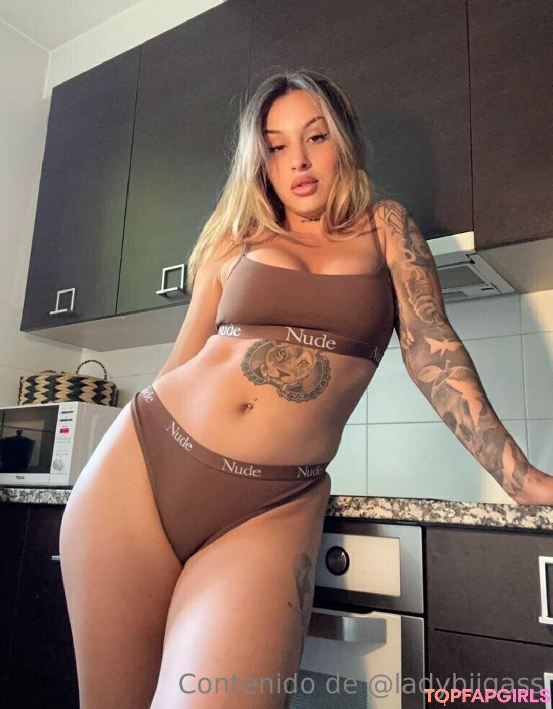 Naakte gelekte OnlyFans-foto van Ladybiigass #1034