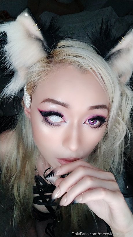 Naakte gelekte OnlyFans-foto van Meowieantoinette