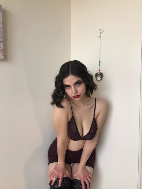 Naakte gelekte OnlyFans-foto van Little Lacy Kay