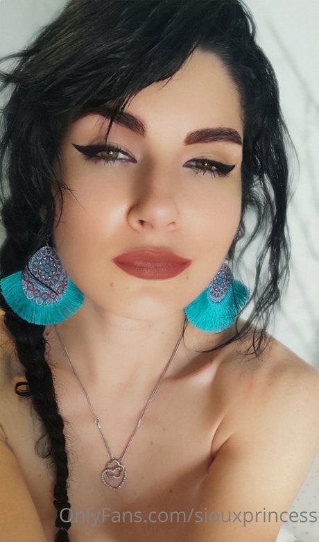 Naakte gelekte OnlyFans-foto van Siouxprincess