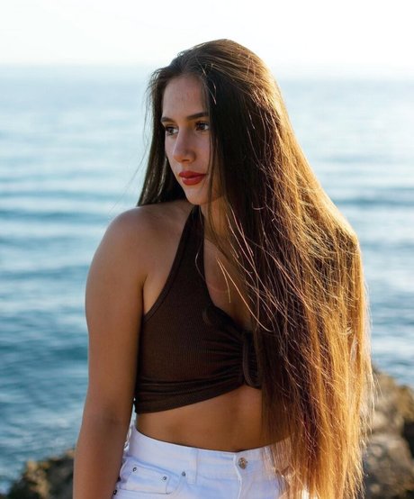 Naakte gelekte OnlyFans-foto van Arijanna Sara Di Palma